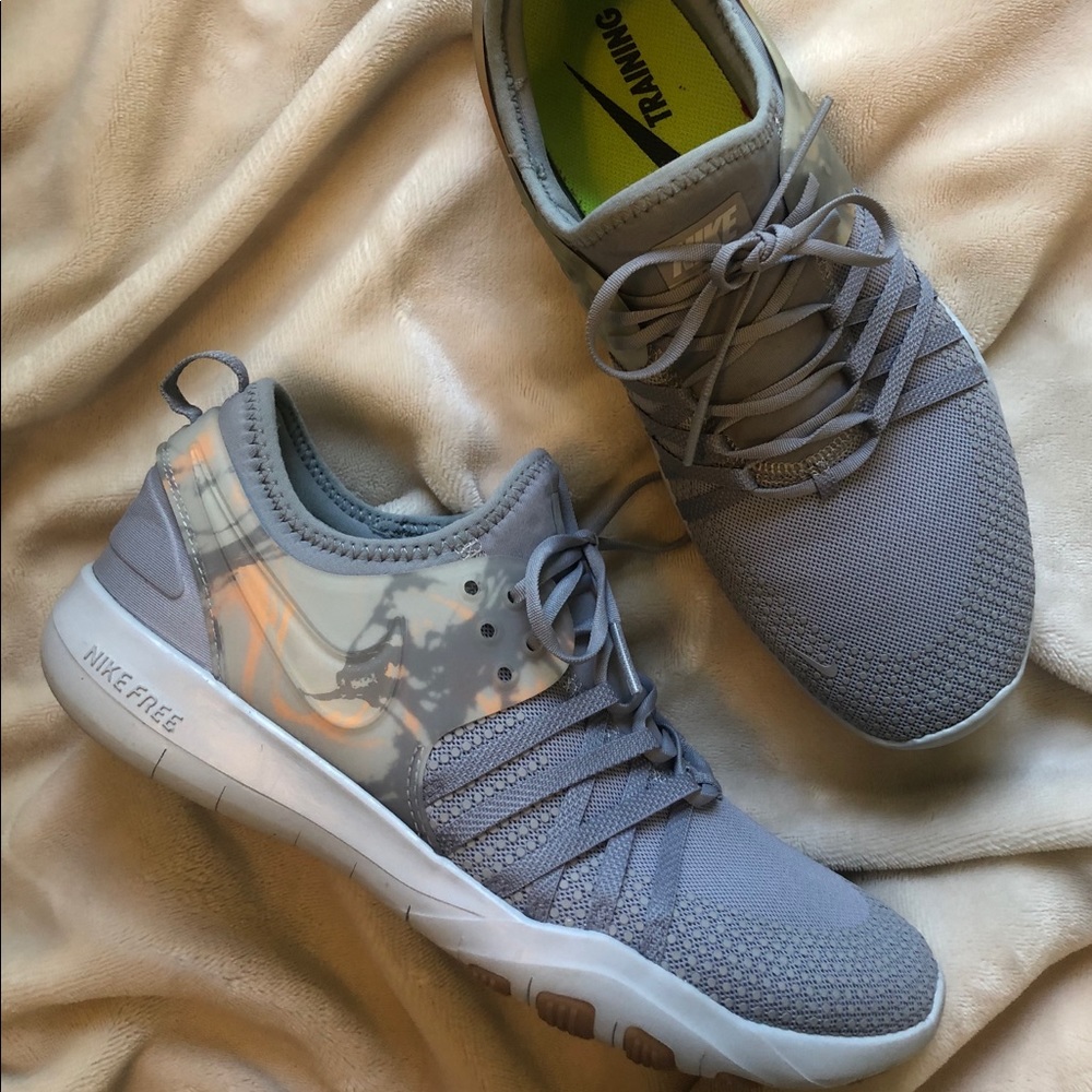 nike grey shoes size 8.5